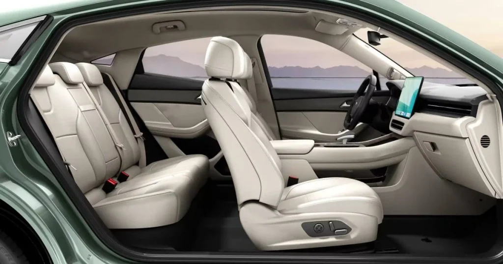 Seres 5 4WD Premium Interior