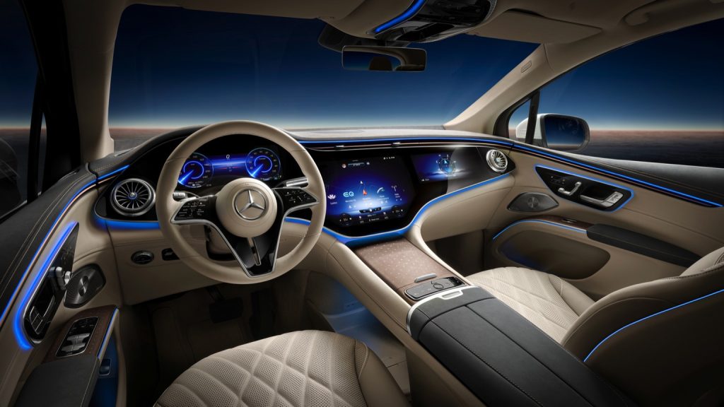 Mercedes Benz EQS SUV 450 4MATIC interior