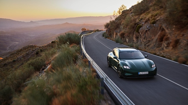 Porsche Taycan 4 Cross Turismo