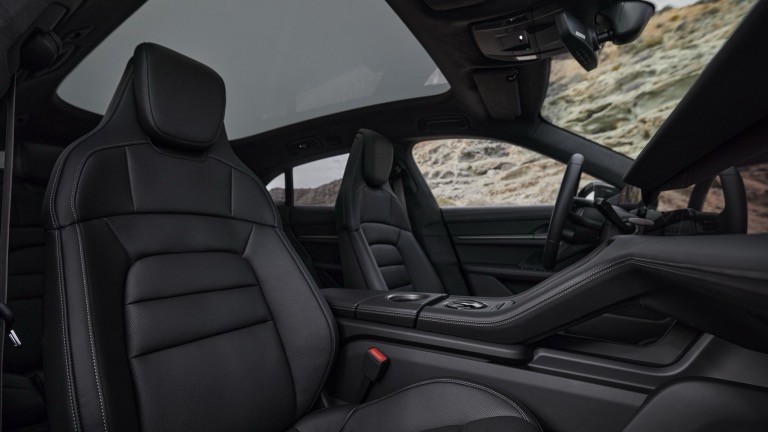 Porsche Taycan 4 Cross Turismo interior