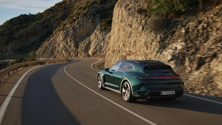 Porsche Taycan Turbo Cross Turismo