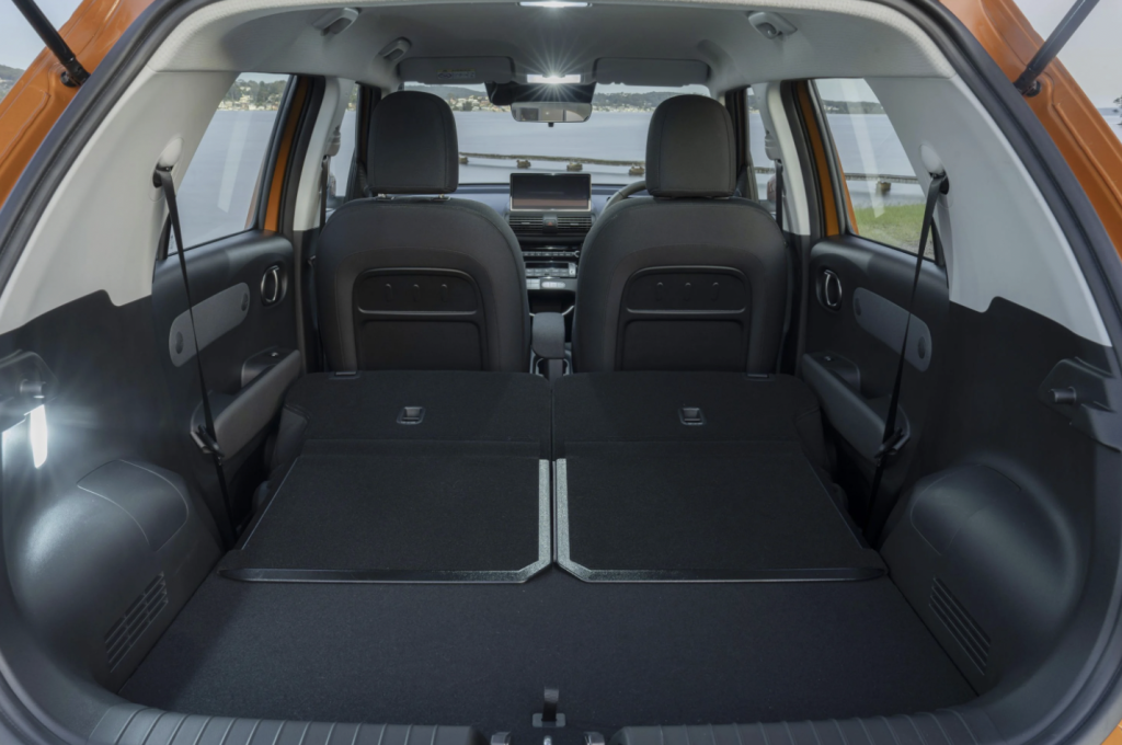 Hyundai INSTER's Standard Range interior