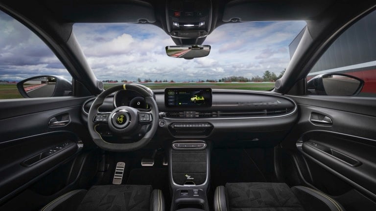 Abarth 600e Scorpionissima interior