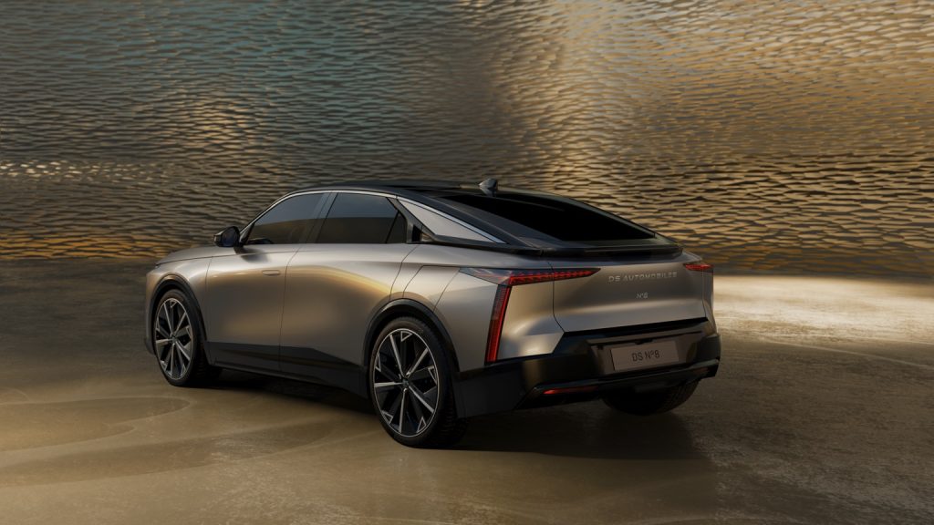 DS Automobiles N°8 FWD