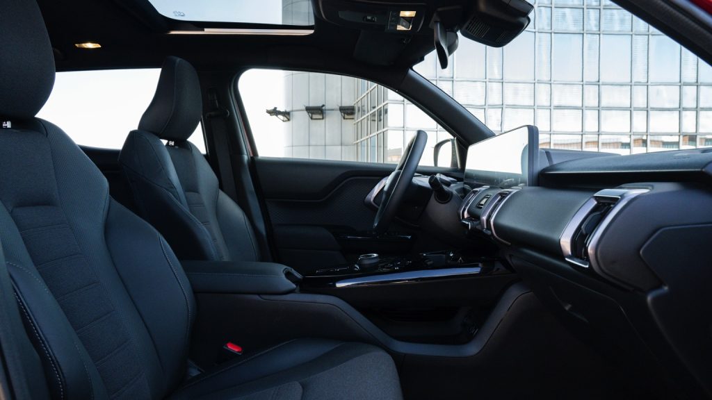 Suzuki e-Vitara 49 kWh interior