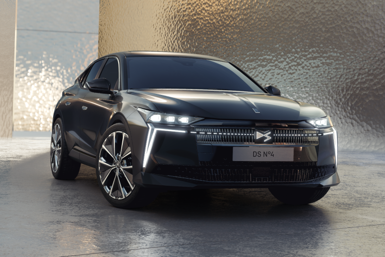 Ds Automobiles N°4 E-Tense review