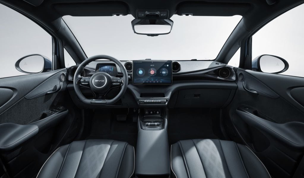 44.9 kWh Active vs 60.4 kWh Extended Range