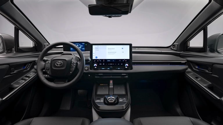 Toyota bZ4X FWD 73.1 kWh interior